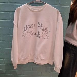 애플핑크 HC35 글리터 자수 맨투맨 티셔츠 APK8A107