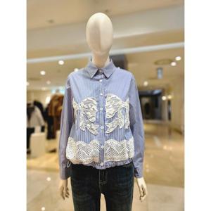 [르니앤맥코이]스트라이프 리본 레이스 배색 블라우스 MN04BL770HJY