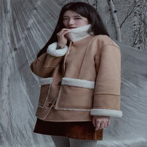 [SUZY] 인조 스웨이드 가죽 무스탕 YP4W7856