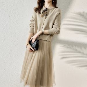 ♥가디건+스커트♥[몽벨리즈]스카프니트샤스커트투피스세트 mde2301833