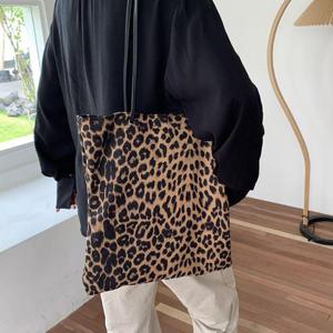 여성가방 여성 데일리 호피 레오파드 스웨이드 숄더 백 가방 20대여자가방 HWD2FCB6