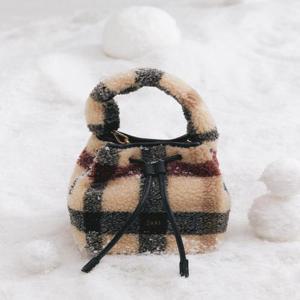 [CHECK FUR] 베이지 체크 에코퍼 버킷백 (DCBA5F985I2)