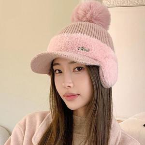 [OFM19158]깜찍방울 귀달이 털모자 여성 겨울모자 챙모자