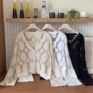 [VY] 여자 여행룩 SS 미니멀리즘 펀칭 꽃무늬 가디건