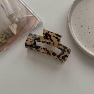 마블 아세테이트 스퀘어 빅사이즈 올림머리 네모집게핀 베이지호피 WFKXPSG