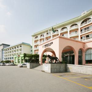 [슈퍼트립] 한화리조트 설악 별관 라스트 윈터 2박연박 vs 1박+설악 워터피아 2인 종일권