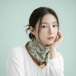 데일리 여성 쁘띠 실크 사각 마그네틱 자석 스카프