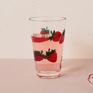 스트로베리빌리지 아크릴 딸기 엠보 텀블러 623ML