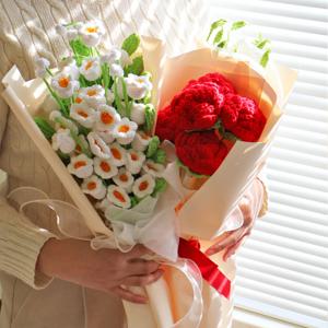 LED전구 증정 수제 뜨개 꽃다발 완제품 부케 결혼 기념일 졸업식 장미 카라 은방울 조화