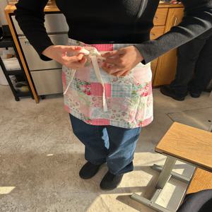 면100% 사랑스러운 패치워크 조각 주방 감성 허리 앞치마 하프 에이프런 (76x38)