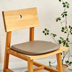 견고해진 밀착형 페이크레더 방석 브라운 41x39