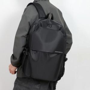 남녀공용 직장인 데일리 백팩 초경량 대용량 가방 노트북 USB충전 방수