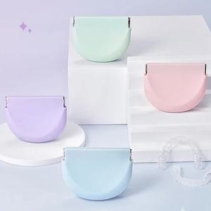 반달모양 실리콘 교정기 케이스 투명교정 마우스피스 위생 보관 휴대용 인비절라인 유지장치