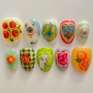 TEMU 10개의 전통적인 손수 만든 아몬드 모양의 손톱 박스, 귀여운 만화 고양이, 개, 물고기, 열정가, 태양, 달콤한 토마토, 오렌지, 꽃, 그리고 계란 디자인, 손톱 파일과 젤 글루로 쉽게 적용할 수 있습니다.