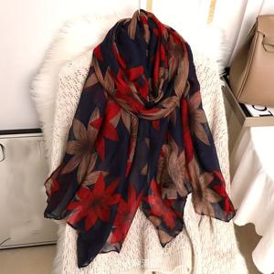 TEMU 가볍고 세련된 잎사귀 패턴 스카프 숄, 통기성 좋고 다용도, 다양한 컬러 옵션, 우아하고 스타일리시한 여성 액세서리