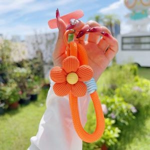 TEMU 1개, 8가지 컬러 스타일 선택 가능, 도파민 카툰 귀여운 꽃 폰 랜야드, 짧은 스트랩, 손목 스트랩, 컬러풀 패션 폰 랜야드, 가방 참, 카드, 스마트폰 액세서리, 야외 여행 분실 방지 스트랩