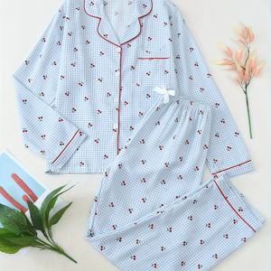 TEMU 대비되는 색상의 하트 프린트가 특징인 여성용 투피스 가을/겨울 세트입니다. 칼라가 있는 버튼형 긴팔 상의와 리본 매듭 긴 바지로, 홈웨어로 완벽합니다.