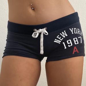 TEMU 트렌디한 Y2K 패션 스트리트 스타일을 연출하는 로우 라이즈 레터 프린트 캐주얼 레이스업 반바지