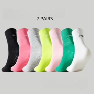 TEMU 여성 피트니스 바닥 양말 7켤레 트렌디 미드 튜브 양말 요가 양말 스포츠 양말 땀 흡수 통기성 상어 도서관 양말 양말