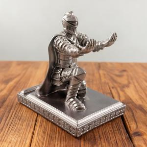 TEMU 기사 테마 레진 피규어 세트 (기사 펜 홀더 및 기사 휴대폰 거치대 포함)