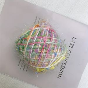 TEMU 가방, 스카프, 모자, 스웨터 등 손뜨개 및 뜨개질 프로젝트에 적합한 100G 컬러풀 우븐 혼방 털실 팩입니다. 반짝이는 실과 폼폼이 특징입니다.