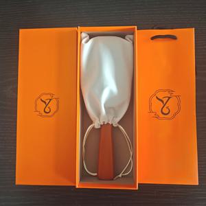 TEMU 이 고급 선물 상자에는 정전기 방지 기능과 부드러운 머리결을 보장하기 위해 설계된 고급 쿠션 빗이 포함되어 있습니다. 두피 마사지로 혈액 순환을 촉진하고, 머리카락을 손상시키지 않는 부드러운 브리슬이 특징입니다.