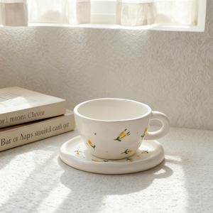 TEMU 집에서 사용하기 좋은 체리, 블루베리, 레몬의 3D 조각이 특징인 창의적으로 디자인된 수제 세라믹 커피 컵과 접시 세트입니다.