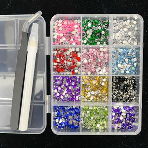 TEMU 생동감 넘치는 색상과 투명한 화이트 페이셜 보석이 있는 플랫 백 세트, 멋진 메이크업 및 네일 아트를 위한 뷰티 글루, 다양한 휴일 장식에 완벽함, 큐빅 부품, 네일 블랙 부품, 네일 그린 스톤, 러브부 네일 부품, 젤 네일 부품, 민들레 네일 부품, 네일 참, 네일 기술 용품, 네일 액세서리, 네일 장식, 네일 스티커