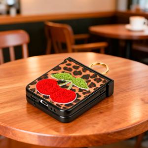 TEMU 세련된 가을-겨울 프린트 PU 가죽 전기 도금 링 홀더, 3D 자수 체리 장식, 낙하 및 충격 방지용 힌지, 완전 밀폐형 하드 쉘 접이식 폰 케이스 (갤럭시 Z 플립3 5G 호환)