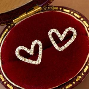 TEMU 아름다운 작은 하트 모양 스터드 귀걸이 구리 장신구 작은 지르코니아 장식 우아한 레저 스타일 여성 데이트 선물