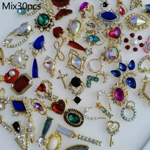 TEMU 세련된 빈티지 골드 네일 장식품 30~50개 세트 (대형 및 진주 디자인), 다양한 장식 프로젝트에 적합.