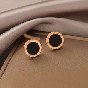 TEMU 로마 숫자와 블랙 아크릴 디테일이 있는 빈티지 엘레강스 316 316 스테인리스 스틸 이어링 1쌍, 저자극성 스터드 | 스타일리시 파티 귀걸이, 사계절용, 십 대, 십 대 귀걸이, 십 대용 스터드 귀걸이, 주얼리, 귀걸이 세트, 유니크 귀걸이, 십 대용 귀걸이, 십 대용 귀걸이 고품질, 피어싱, 십 대용|피어싱