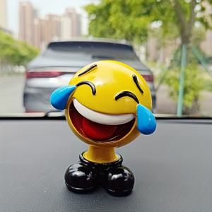 TEMU 매력적인 만화 바블 헤드 인형 차량 장식 - 귀여운 표정과 장난기 넘치는 디자인, 대시보드 장식 및 독특한 차량 및 책상 액세서리로 완벽함