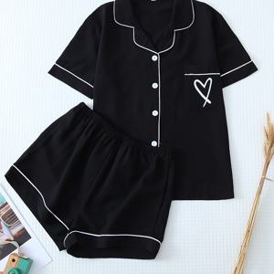 TEMU 여성용 블랙 러브 하트 파자마 세트 - 편안한 반팔 버튼업 상의 & 탄성 반바지, 모든 계절 착용, 포켓 디테일이 있는 캐주얼 스타일, 올시즌 파자마|캐주얼 스타일|반팔 상의, 파자마 세트