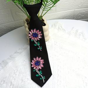 TEMU 1pc 스파클링 핑크 꽃형 스티치 스티치 타이 - 철이 필요하지 않습니다. 캐주얼 스트리트웨어 및 일상적인 프레피 스타일에 완벽합니다. 귀여운 타이