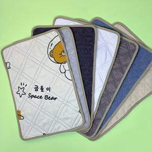 TEMU 귀여운 만화 개 & 고양이 디자인의 애완동물 훈련용 배변 패드 - 흡수성 실내/외부 소변 매트, 강아지, 고양이, 토끼용 - 세탁기 사용 가능, 내구성 있고 휴대하기 쉬움, 가정 및 여행용, 크레이트 라이너, 누출 방지 재질, 토끼 주인들을 위한|배변패드