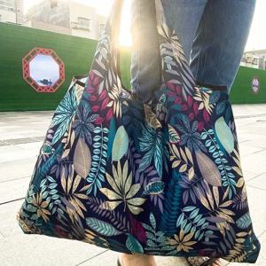 TEMU 여성용 대용량 접이식 토트백 - 고강도 옥스포드 원단, 클래식 트리 패턴, 내구성 & 휴대용 일상/여행/체육관/쇼핑용 - 다양한 컬러 옵션 (블랙/화이트/블루/그린/베이지) - 할로윈, 이스터, 세인트 패트릭 데이, 발렌타인데이, 졸업 선물, 여행 캐리어올, 스타일리시 캐리어올, 강화 핸들, 다목적 캐리어올, 패션 애호가를 위한