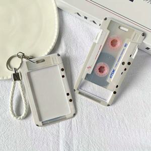 TEMU TDK AR 90 레트로 카세트테이프 ID 배지 홀더 (끈 & 슬라이드 디자인) - 내구성 있는 플라스틱 투명창, 신용/교통/지하철/버스 카드 호환, 간호사·의사·학생을 위한 안전클립, 병원&학교 출입증 수납 - 노스탤직 스타일