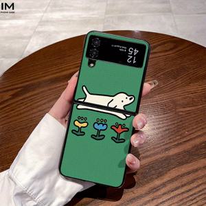 TEMU 폰 케이스: 강아지와 세 송이 꽃 패션 소재 인조 가죽 스타일 케이스, 삼성 폴드 시리즈 호환: 갤럭시 Z 플립 4, Z 플립 5, Z 플립 6, W22, W23, 폴드 4, 폴드 5, 폴드 6 폰 커버