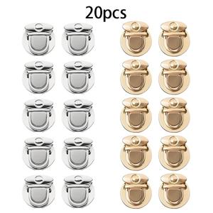 TEMU 오리 부리 버클 잠금 장치가 특징인 20개 금속 잠금 걸이 세트입니다. 핸드백, 크로스바디 백, 숄더백, 지갑, 여행 가방, 보석, 선물 상자 등 다양한 프로젝트에서 스냅 인서트를 안전하게 고정하는 데 이상적입니다.