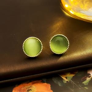 TEMU 1 쌍의 빈티지 스타일 레진 라운드 클립 온 귀걸이 - 귀여운 및 우아한 디자인, 금색 액센트, 뚫지 않음 - 어머니의 날, 여름 보석으로 완벽한 선물 | 빈티지 스타일 귀걸이 | 레진 공예, 귀여운 귀걸이