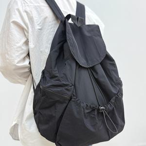 TEMU 2026년형 신형 백팩, 실용적인 대용량, 드로스트링, 플리츠 디자인, 남녀 공용, 신학기 시즌에 적합, 세탁 가능한 나일론 원단, 다양한 색상으로 제공