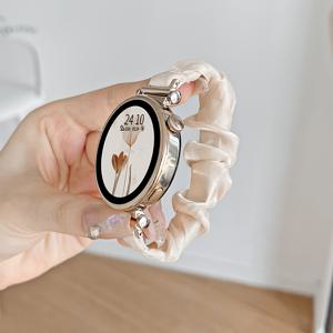 TEMU 패셔너블한 스트랩, 컴팩트하고 정교한 스트랩, 일상 사용에 적합, 정교하고 통기성 좋은 헤어 액세서리 헤어밴드 시계 스트랩 디자인, Huawei GT에 적합, 16mm-18mm-20mm에서 22mm 크기, 퀵 릴리즈 버클 디자인, 다기능 귀여운 기질의 손목 밴드, 커플을 위한 고급스러운 스마트 스포츠 손목 밴드