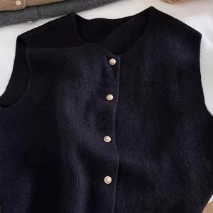 TEMU 세련되고 편안한 스타일의 프렌치 레이어드 베스트 가디건. 우아한 골드 버튼이 있는 싱글 브레스트 탑으로, 봄/가을 레이어링에 완벽합니다.