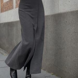 TEMU 여성을 위한 프런트 슬릿과 포켓 장식이 있는 프랑스 스타일의 우아한 H라인 스커트. 겨울에 완벽하며 다용도 스커트로, 출퇴근 및 외출에 적합한 기본적인 데일리 웨어 아이템입니다.