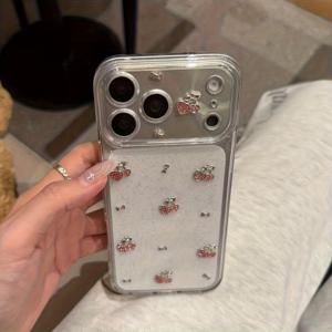 TEMU 휴대폰 케이스 - 럭셔리 체리 디자인의 스타일리시하고 투명한 에폭시 폰 케이스. 17 Pro Max, 17 Pro 및 이전 버전의 다양한 아이폰에 적합합니다. 이 귀여운 반짝이는 케이스는 렌즈 보호 기능을 제공하며, 훌륭한 선물로 좋습니다.