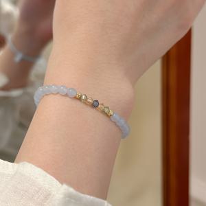 TEMU 천연석 여성 패션 팔찌, 독특한 디자인의 아쿠아마린 팔찌로 우아함과 스타일을 풍기며. 이 섬세하고 다재다능한 조각은 파란색 우정 팔찌로 구성되어 있습니다.