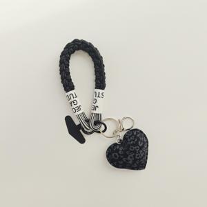 TEMU 프린트 원단 하트 모양 펜던트 휴대폰 케이스 넥스트랩 - 트렌디한 디자인, 짧은 직조 로프 조합, 대부분의 휴대폰 케이스와 호환 가능, 가방 참, 컵 및 카메라용 넥스트랩 등 다양한 용도로 분리 가능