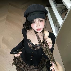 TEMU 레이스 조합 슬림 핏 스카프 장식 긴팔 니트 상의 여성용 가을 시즌 섹시한 세트 패션 프린트 계단식 박스 플리츠 스커트 투피스 - 프린트 섹시 스타일 숏 탑 + 하의 스커트와 미니 스커트 3벌 포함 세트