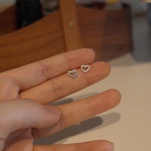 TEMU 925 스털링 실버 하트 스터드 귀걸이, 여성용 알러지 방지 세련된 피치 하트 디자인 합성 지르코니아 파브 귀걸이